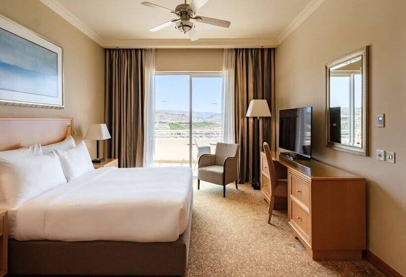 سوییت با چشم‌انداز دریا, Radisson Blu Resort & Spa, Malta Golden Sands