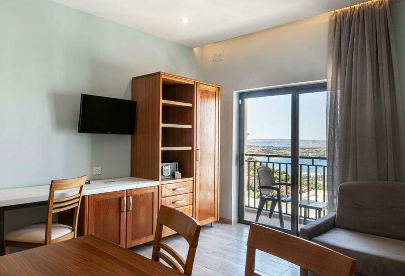 2 Bedroom Apartment Sea View, Pergola  & Spa