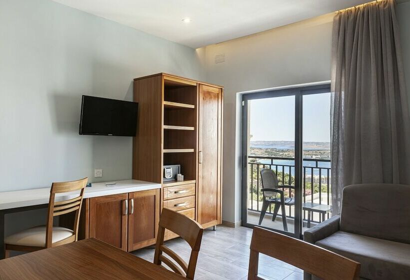 2 Bedroom Apartment Sea View, Pergola  & Spa