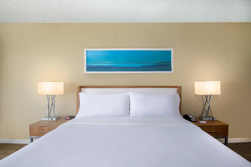 اتاق استاندارد با تخت بزرگ, Holiday Inn Resort Aruba   Beach Resort & Casino, An Ihg