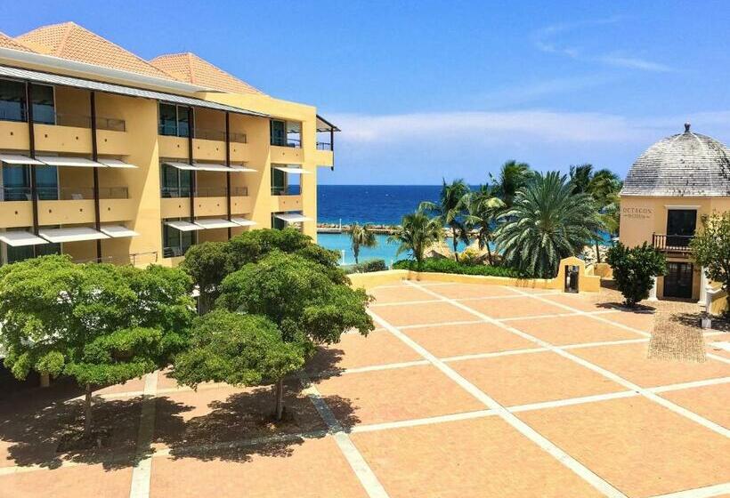 اتاق لوکس, Curacao Avila Beach