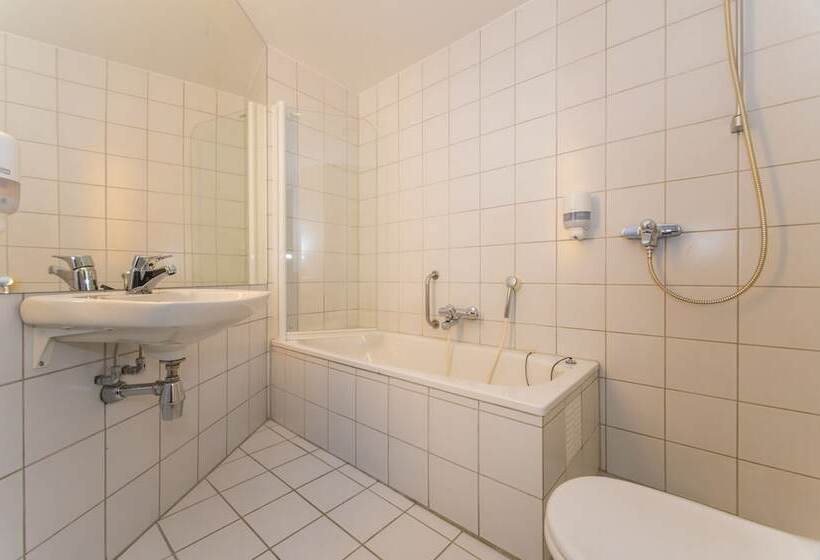 اتاق خانوادگی, Fast Hotel Lofoten