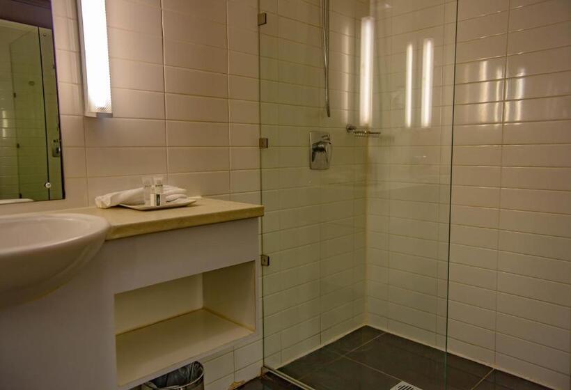 اتاق اجرایی, Highlander Hotel & Apartments