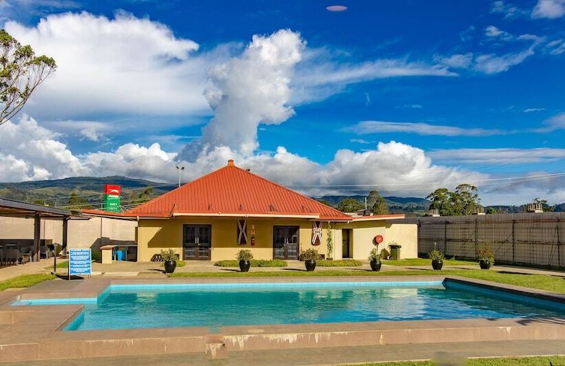 اتاق اجرایی, Highlander Hotel & Apartments