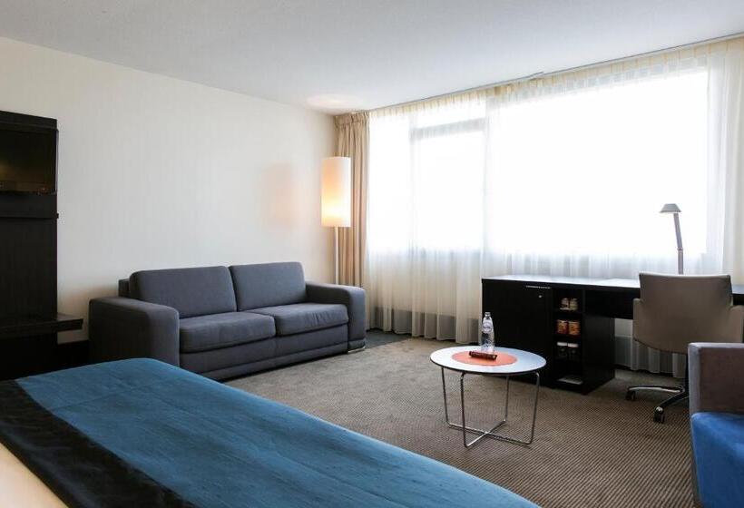 سوئیت با تخت بزرگ, Holiday Inn Eindhoven Centre, An Ihg