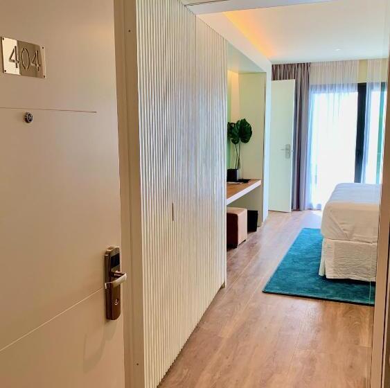 Suite Ejecutiva, Holland House Beach