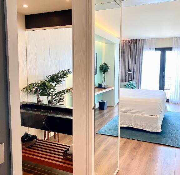 Suite Ejecutiva, Holland House Beach