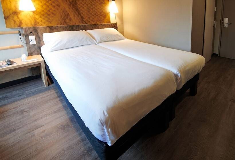 Standard Room, Ibis Tilburg