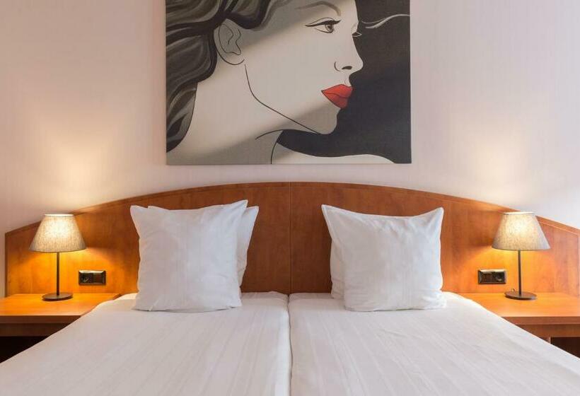 Номер Стандарт, Leonardo Hotel Utrecht City Center