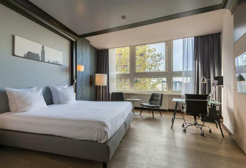 Номер Клуб, Leonardo Hotel Utrecht City Center