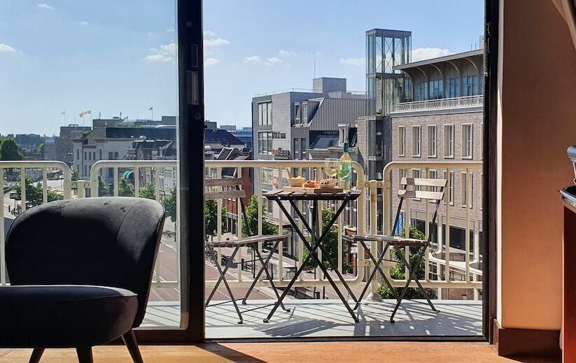 Номер Deluxe, Leonardo Hotel Utrecht City Center