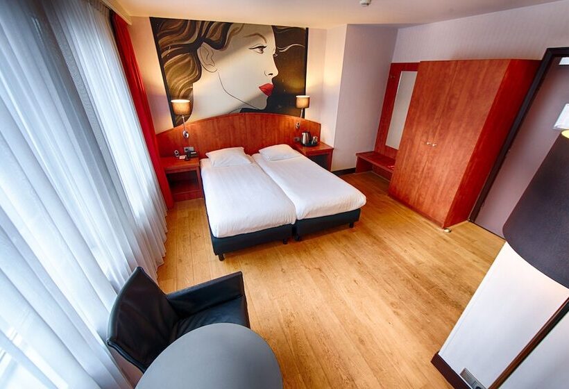 Номер Deluxe, Leonardo Hotel Utrecht City Center