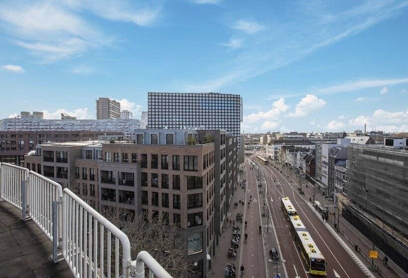 Номер Клуб, Leonardo Hotel Utrecht City Center