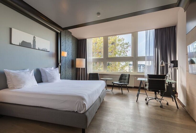Номер Клуб, Leonardo Hotel Utrecht City Center