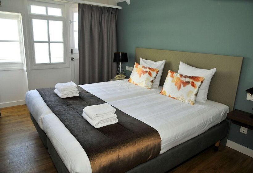 Comfort room with lake view, Spaander Bw Signature Collection