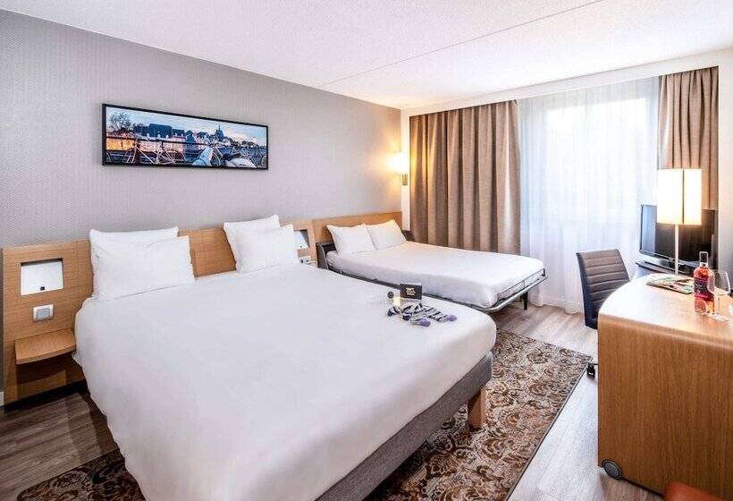 Chambre Supérieure, Novotel Eindhoven