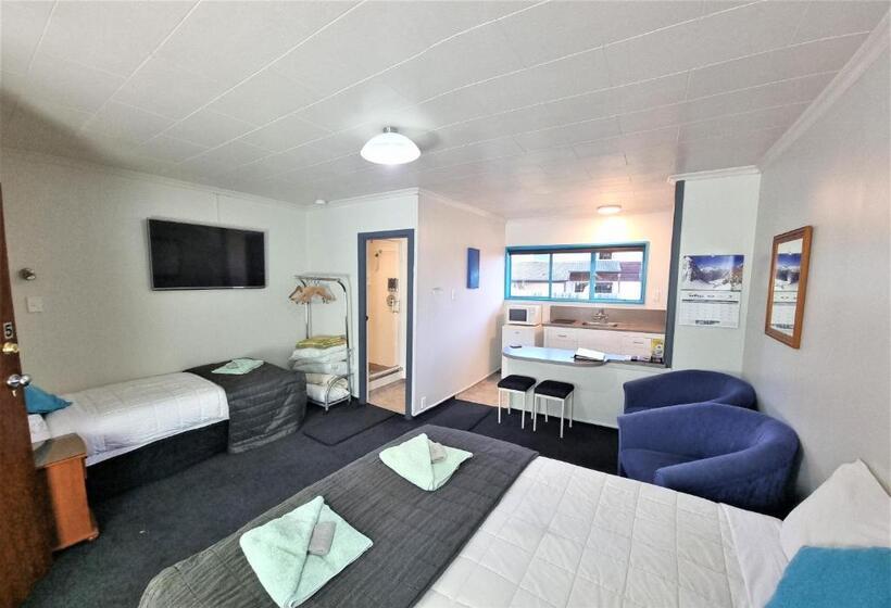 استودیوی استاندارد, Alpine Motel