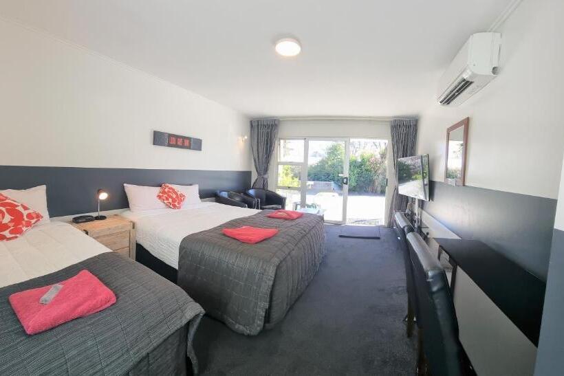 استودیوی لوکس, Alpine Motel