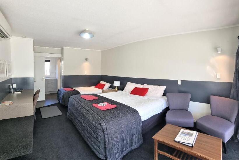 استودیوی لوکس, Alpine Motel