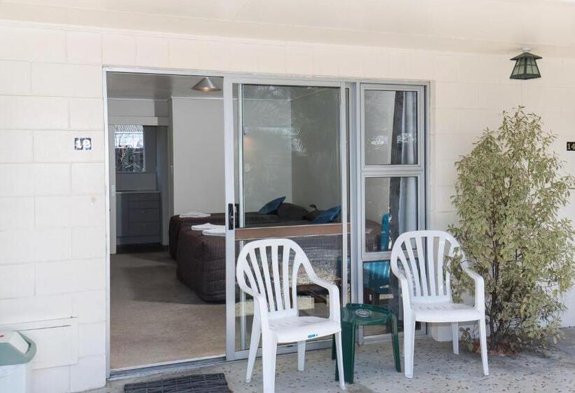 استودیوی لوکس, Alpine Motel