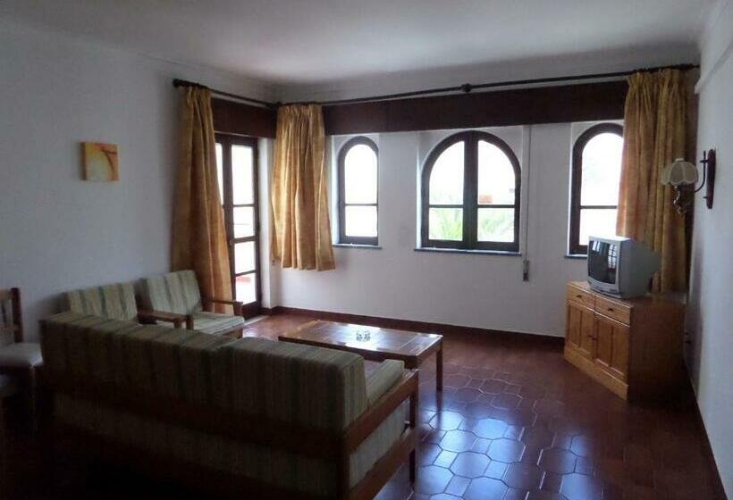 3 Bedroom Apartment, Clube Alvorferias