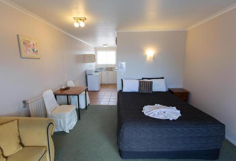 استودیوی استاندارد, Gateway International Motel