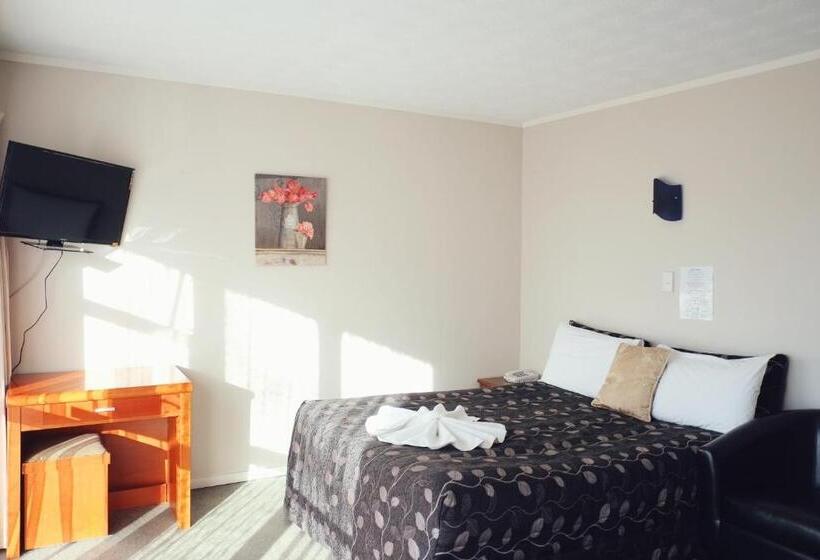سوییت خانوادگی, Gateway International Motel