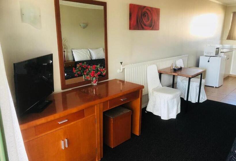 استودیوی استاندارد, Gateway International Motel