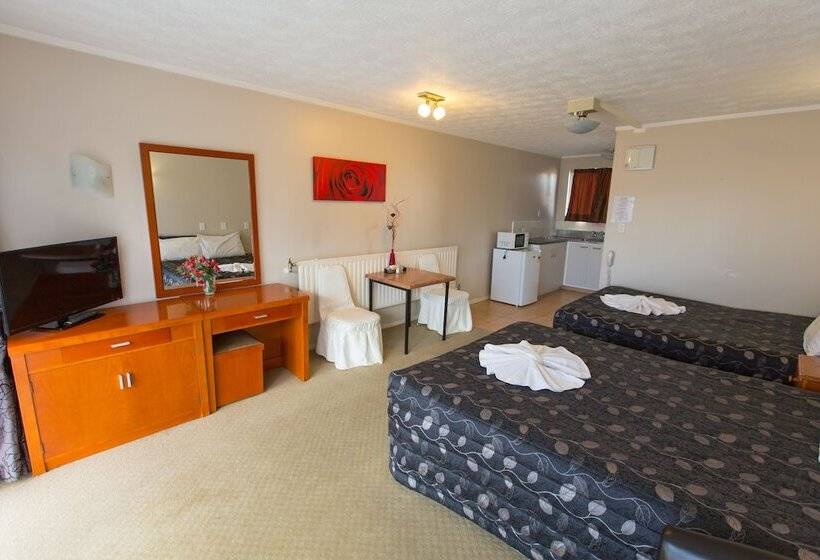 استودیوی استاندارد, Gateway International Motel