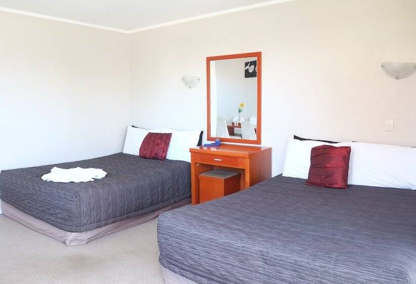 سوییت خانوادگی, Gateway International Motel
