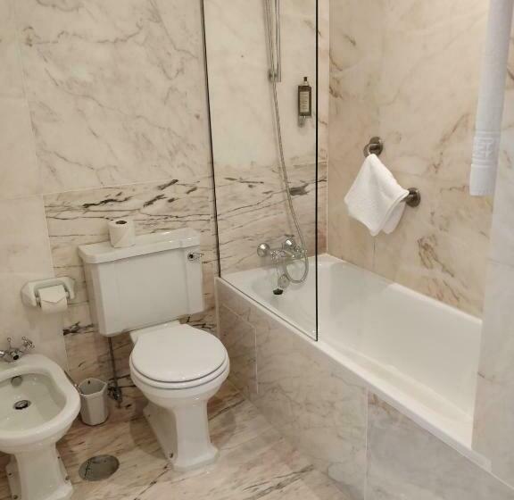 اتاق خانوادگی, Grande Hotel Do Porto