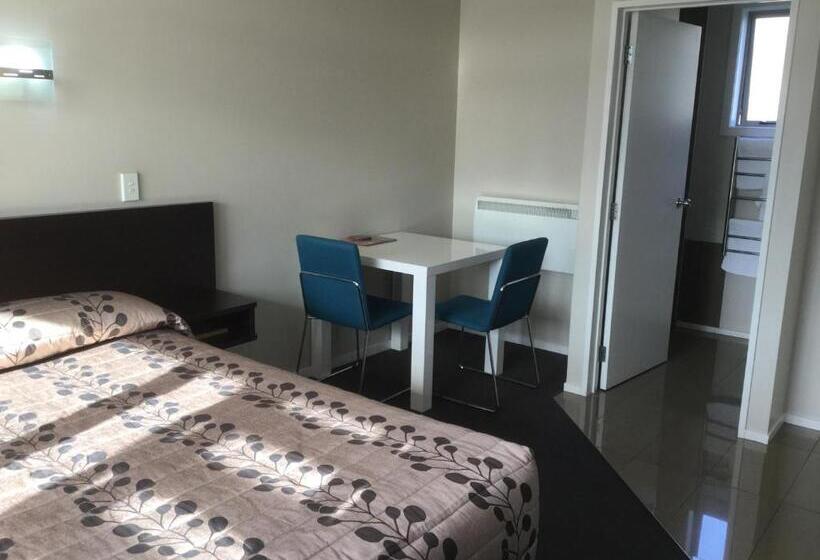 استودیوی استاندارد, Aspree Motor Inn