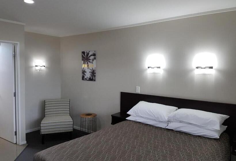 استودیوی استاندارد, Aspree Motor Inn