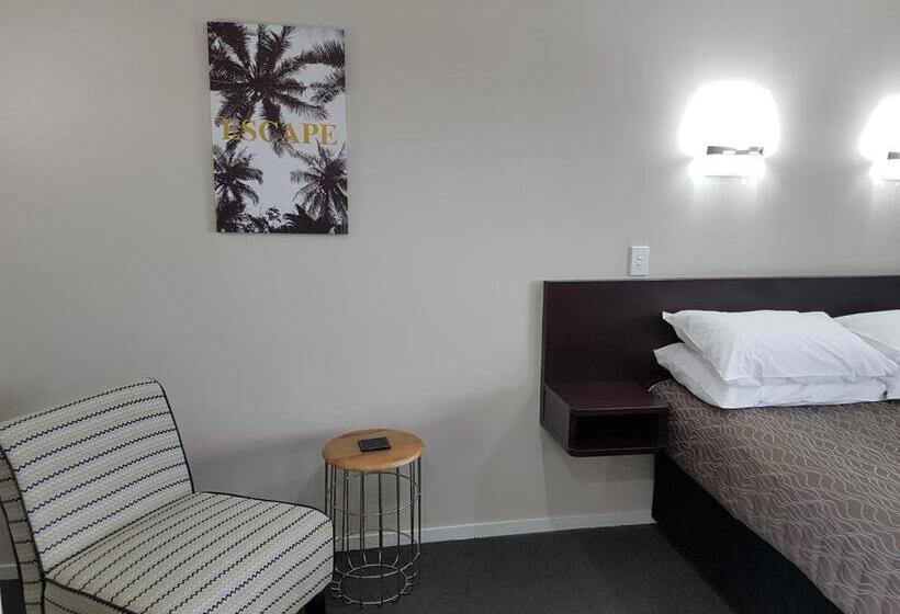 استودیوی استاندارد, Aspree Motor Inn