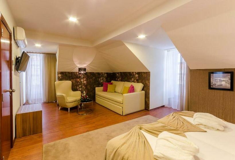 3-Bett-Standardzimmer, Borges Chiado