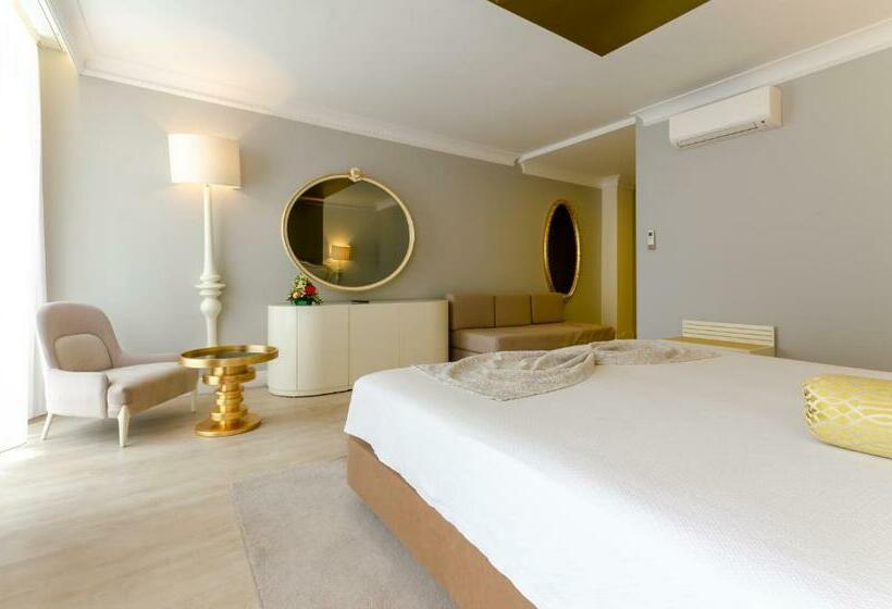 Superior Triple Room, Borges Chiado