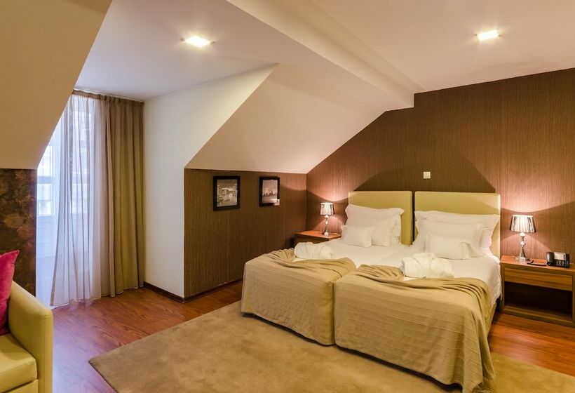 4 Bett Standardzimmer, Borges Chiado