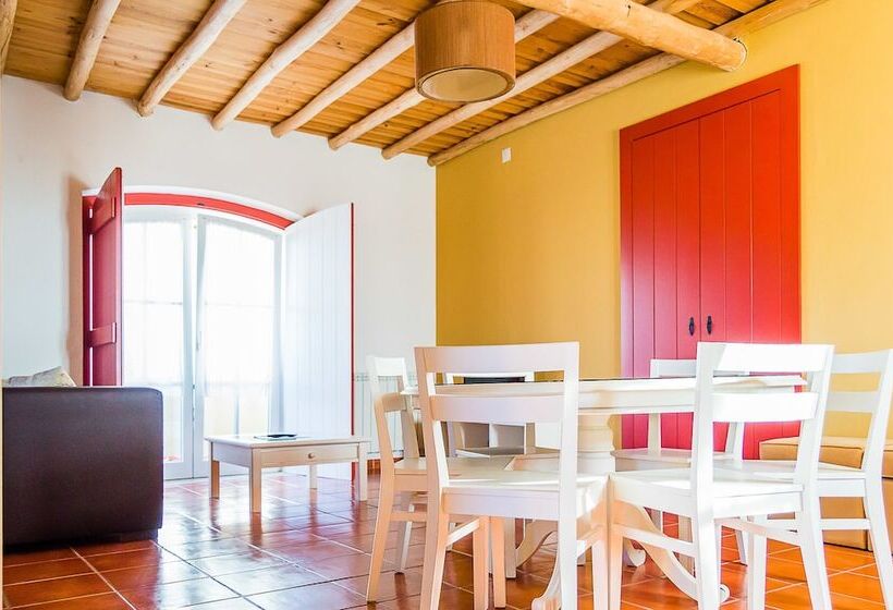 2 Bedroom Apartment Pool View, Casa Da Padeira   Turismo Rural