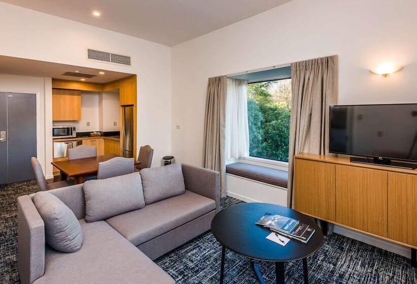 سوییت, Chateau On The Park  Christchurch, A Doubletree By Hilton