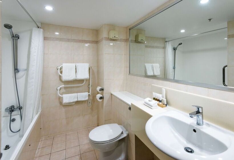 Standard Room Adapted for people with reduced mobility, Chateau On The Park  Christchurch, A Doubletree By Hilton