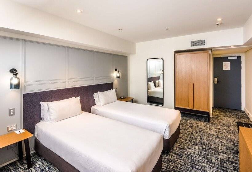 Standard Room Adapted for people with reduced mobility, Chateau On The Park  Christchurch, A Doubletree By Hilton