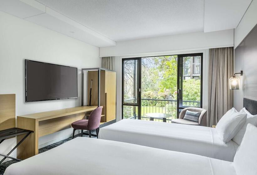 اتاق لوکس با بالکن, Chateau On The Park  Christchurch, A Doubletree By Hilton
