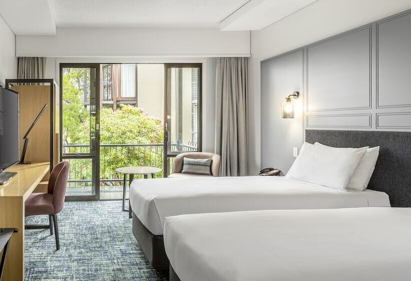 اتاق لوکس با بالکن, Chateau On The Park  Christchurch, A Doubletree By Hilton