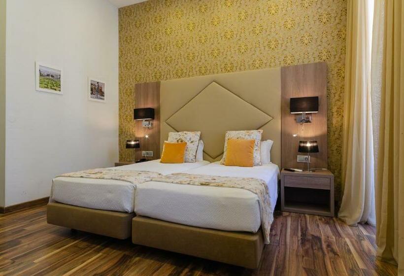 Quarto Superior, Inn Rossio