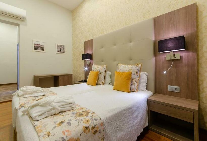 3 Bett Superior Zimmer, Inn Rossio