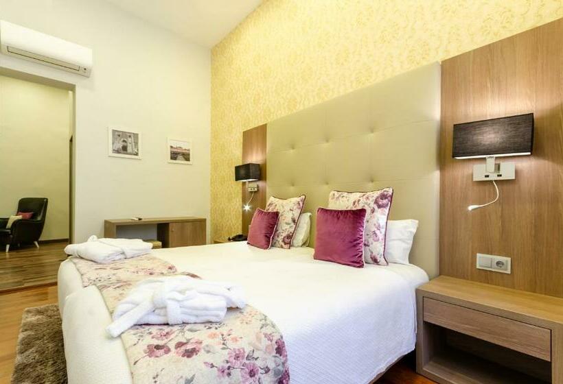 3 Bett Superior Zimmer, Inn Rossio