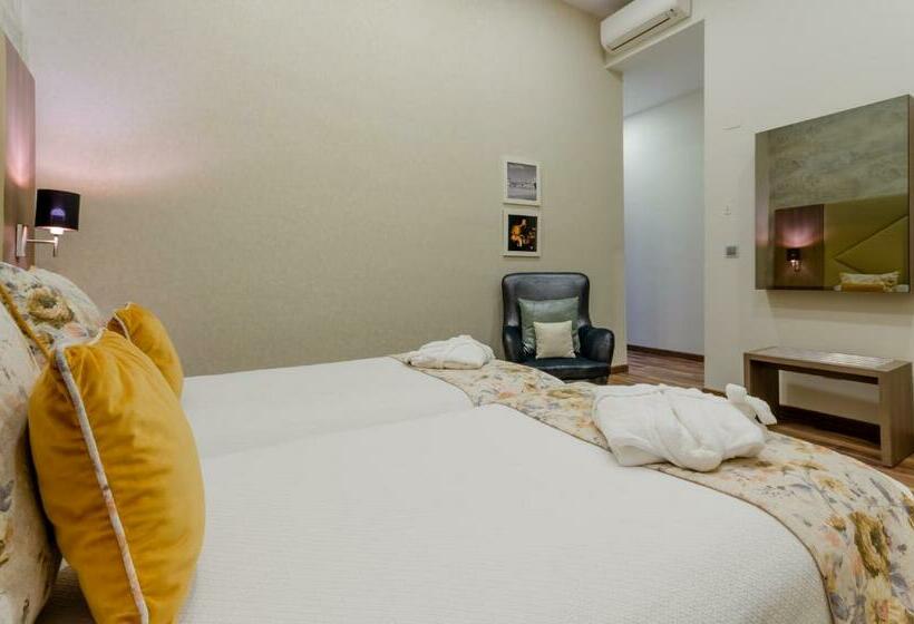 3 Bett Superior Zimmer, Inn Rossio