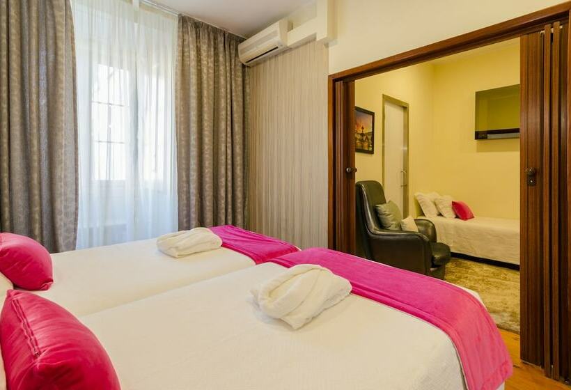 Quarto Triplo Superior, Inn Rossio