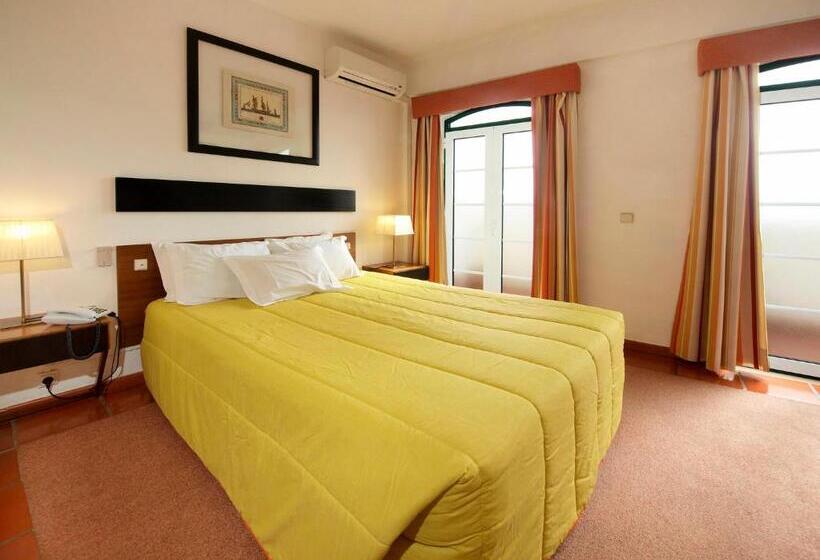 Superior Room, Lagosmar