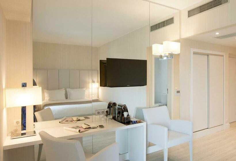 Habitación Triple Estándar, Lutecia Smart Design